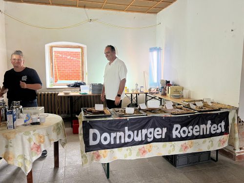 001-Kuchenverkauf-Hoffest-Domaene_Amrei-Wahlig_12-07-2025