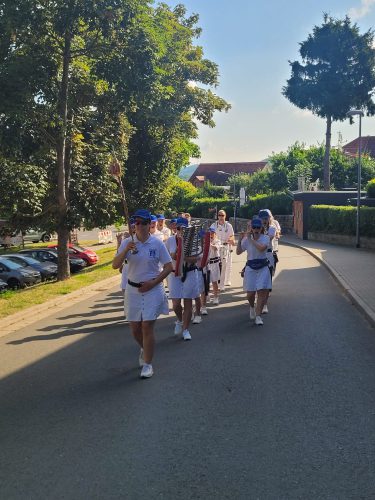 001-Rosenfest-Wecken_Ronny-Wolff_2025