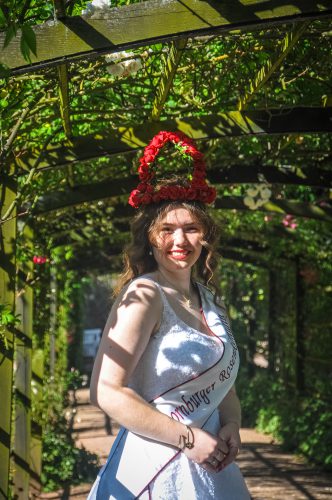 001-Rosenkoenigin_Portraits_Dominik-Muckel_2025