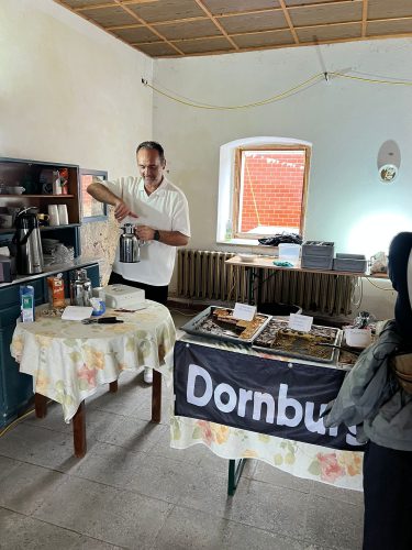 002-Kuchenverkauf-Hoffest-Domaene_Amrei-Wahlig_12-07-2025